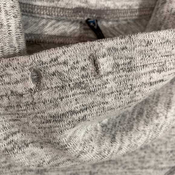 KUHL Lea Cowlneck Pullover Light Gray Knit With Kangaroo Pocket Size Small - Picture 7 of 9